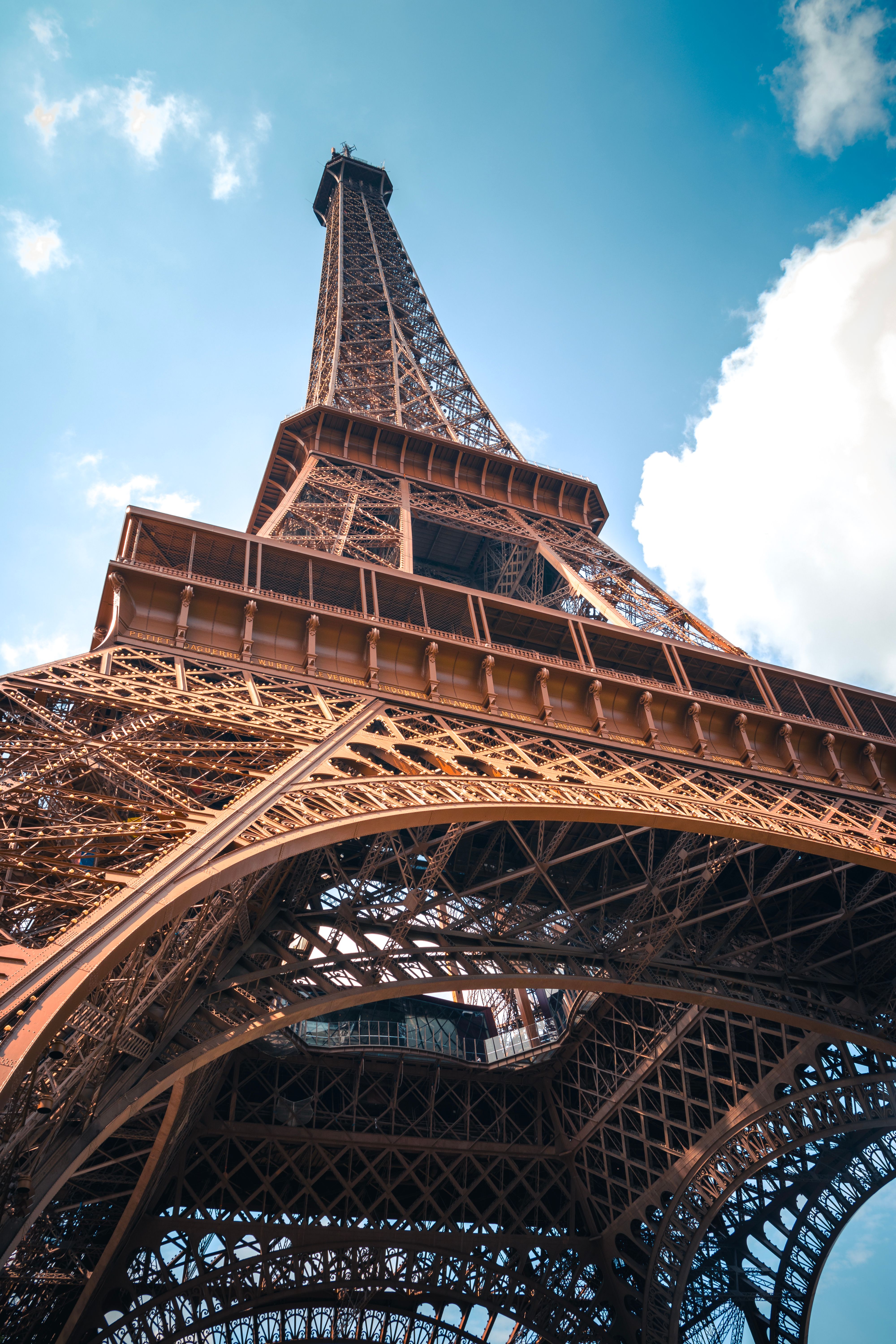 Eiffel Tower-inspired attraction