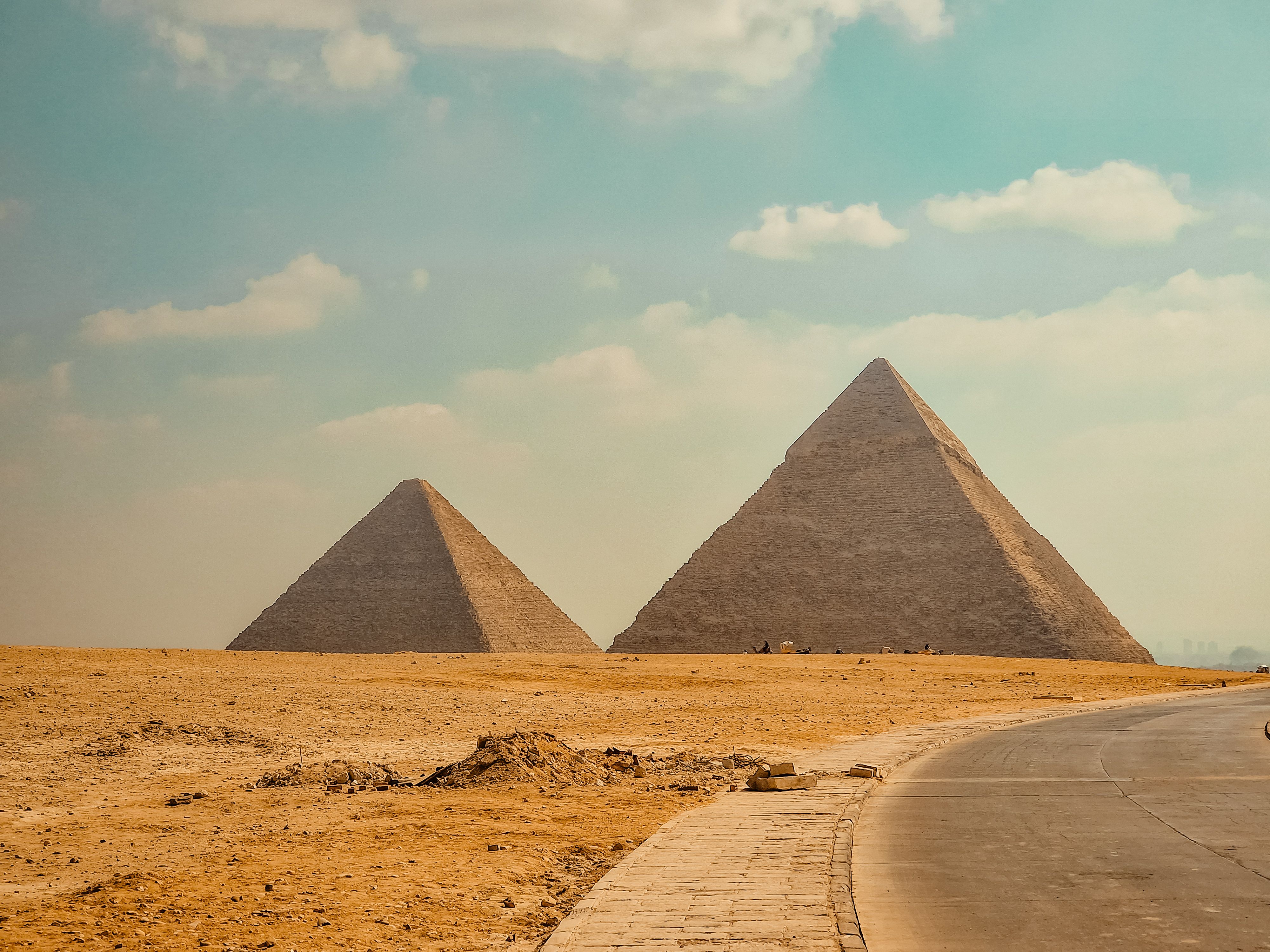 Egyptian pyramid-inspired attraction